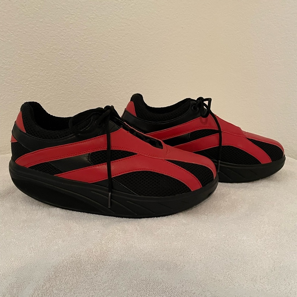 MBT FLAME RARE RED/BLACK PHYSIOLOGICAL ROCKER SHOES SIZE 10 WORN ONCE